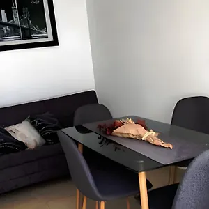 Apartamento Amplio 301 Excelente Ubicación Y A/c, Cali